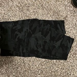 Lululemon Align Camo Size 8
